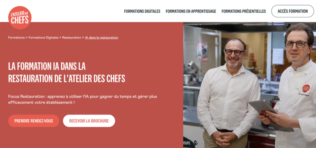 page de formation IA dans la restauration avec deux chefs en cuisine présentée par l’Atelier des Chefs